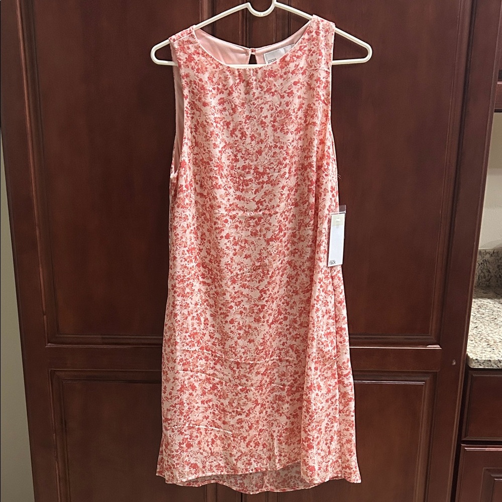 Elegant Pink Floral Dress with Pockets